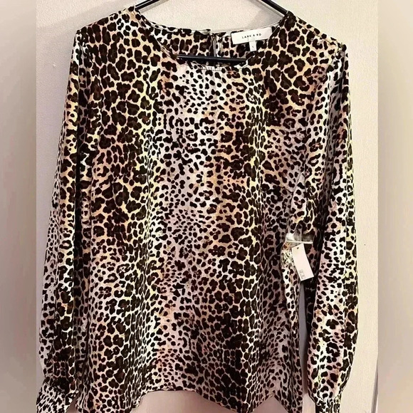 Lark & Ro Tops - NEW LARK & RO Ladies Cheetah Print Top Size large NWT